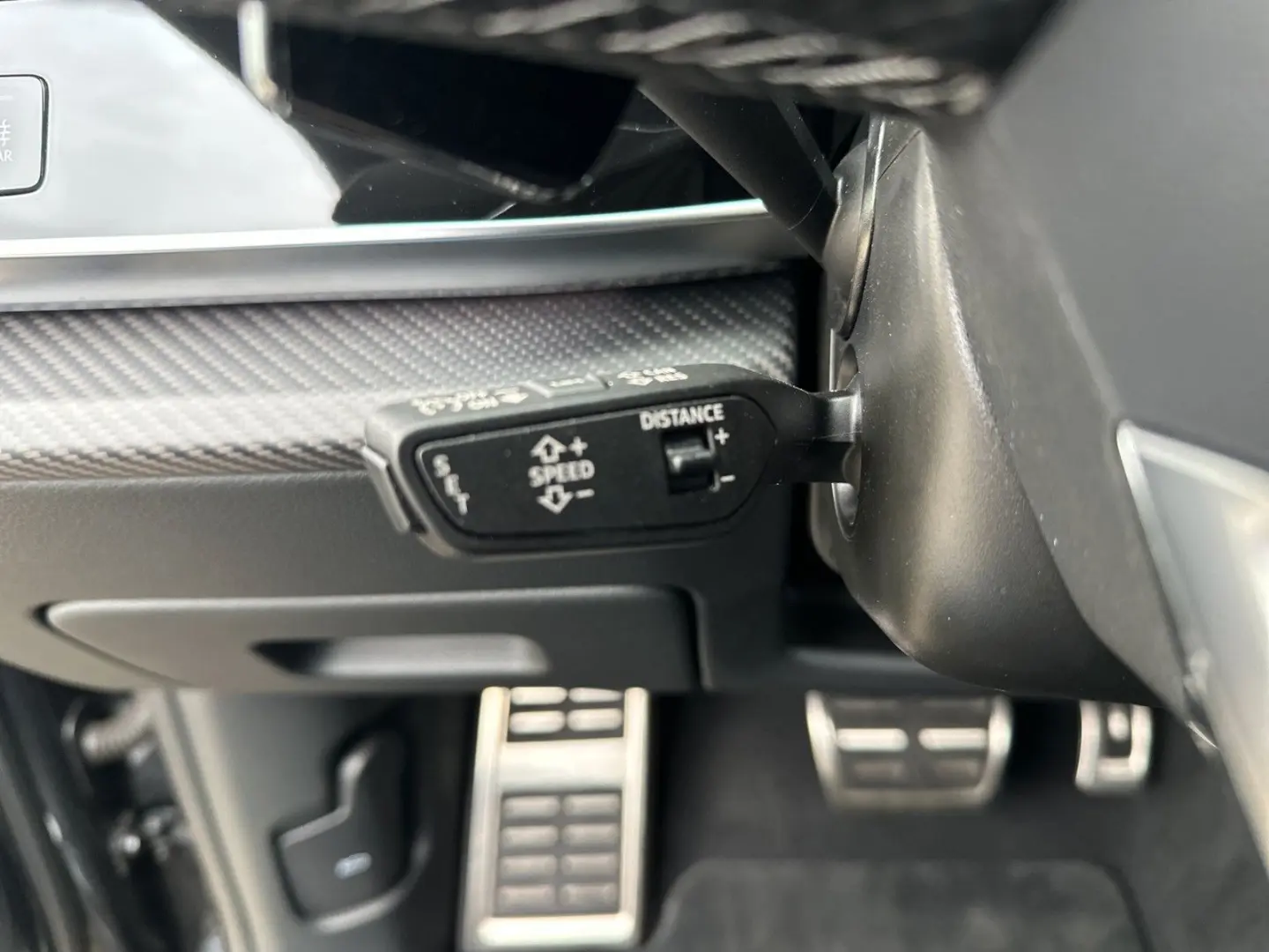 RSQ8 quattro Dynamik  305km h B&O Massage