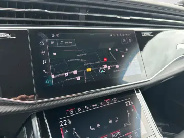 RSQ8 quattro Dynamik  305km h B&O Massage