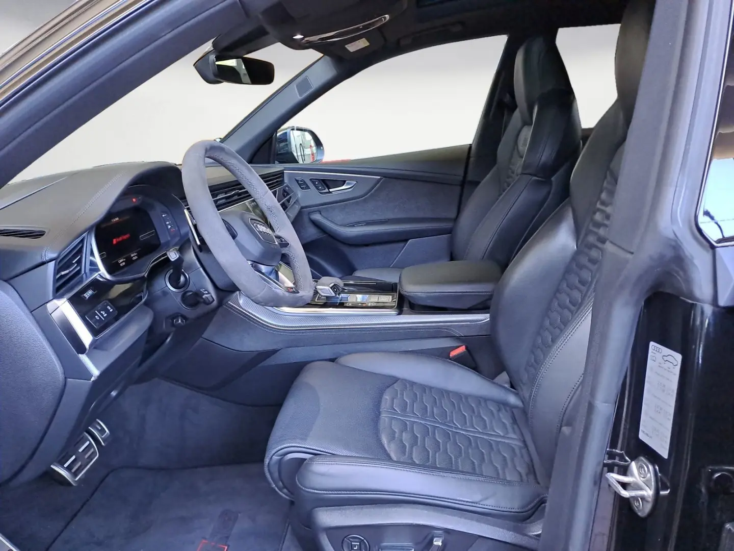 RS Q8 TFSI quattro  AHK PANO B&O HEAD-UP STANDHE