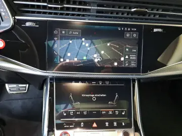 RS Q8 TFSI quattro  AHK PANO B&O HEAD-UP STANDHE