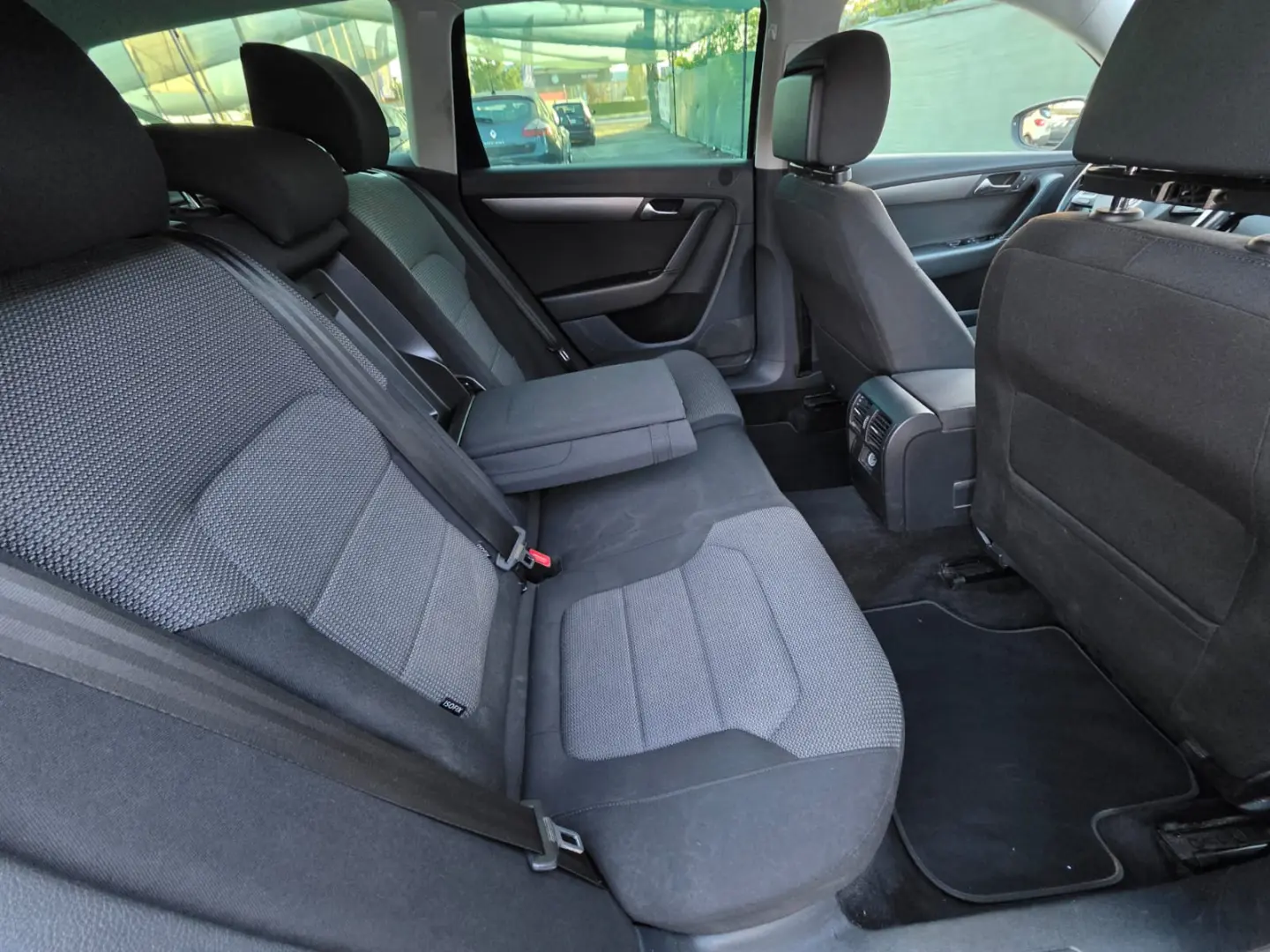 Volkswagen Passat 2013   1.6 TDI  Comfortline