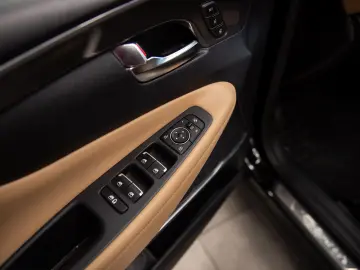 Hyundai Santa Fe 1.6 T-GDI Hybrid 4WD