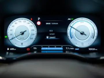 Hyundai Santa Fe 1.6 T-GDI Hybrid 4WD