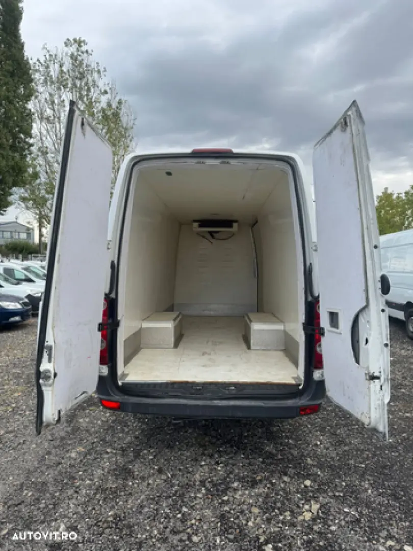 Volkswagen CRAFTER CU FRIG - VARIANTA LUNGA