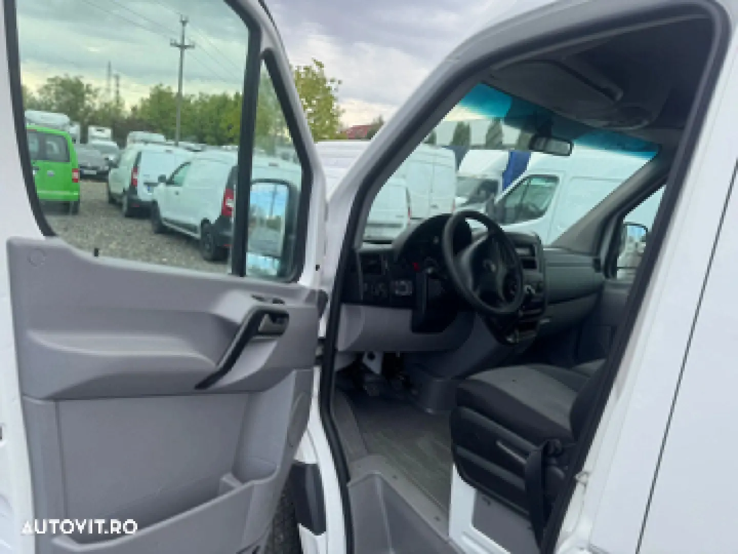Volkswagen CRAFTER CU FRIG - VARIANTA LUNGA