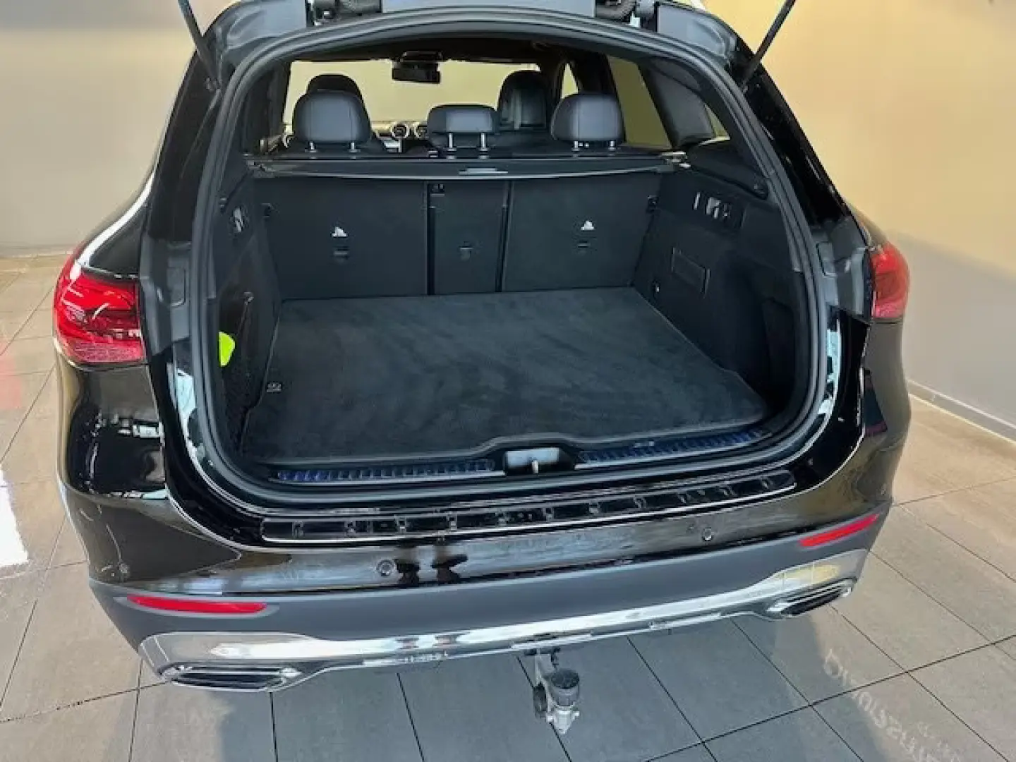 Mercedes-Benz GLC 200 4M Avantgarde AHK StaHg 360