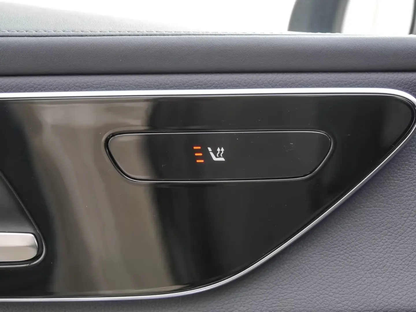 Mercedes-Benz GLC 200 4M  AMG NOAPTE KAM DISTR LED