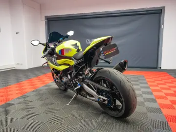 BMW M1000RR