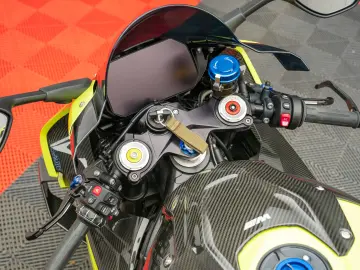 BMW M1000RR