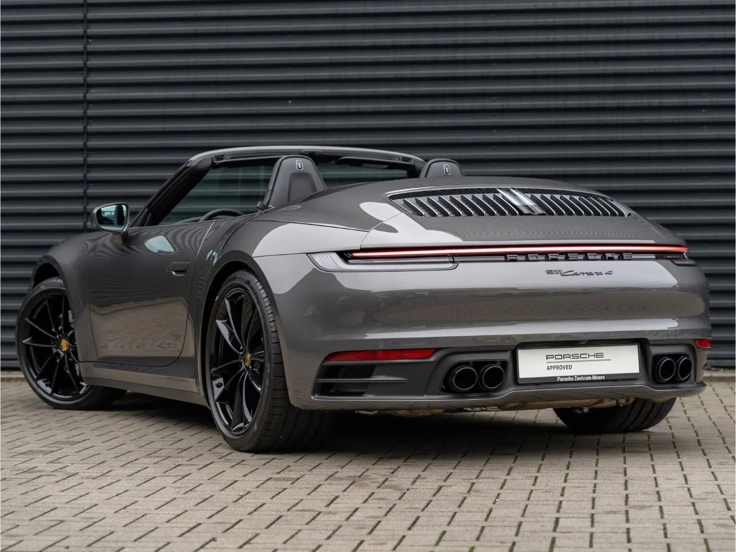 911 992 Carrera 4 Cabriolet