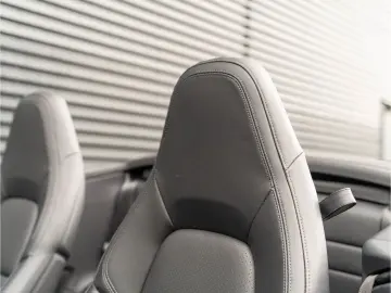 911 992 Carrera 4 Cabriolet