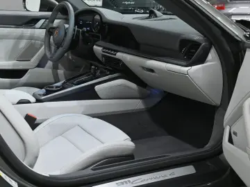 911 Carrera 4 Cabrio PDK