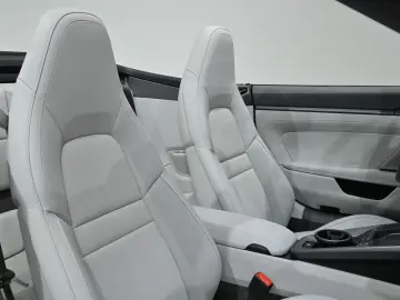 911 Carrera 4 Cabrio PDK