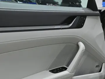 911 Carrera 4 Cabrio PDK