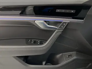 Touareg 3.0 TDI R-Line 4M AUT AHK Luftfederung