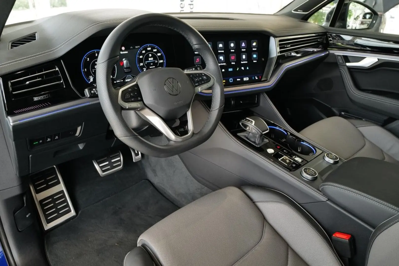 Touareg 3.0TDI R-Line Blackstyle 22  Pano Dynaud