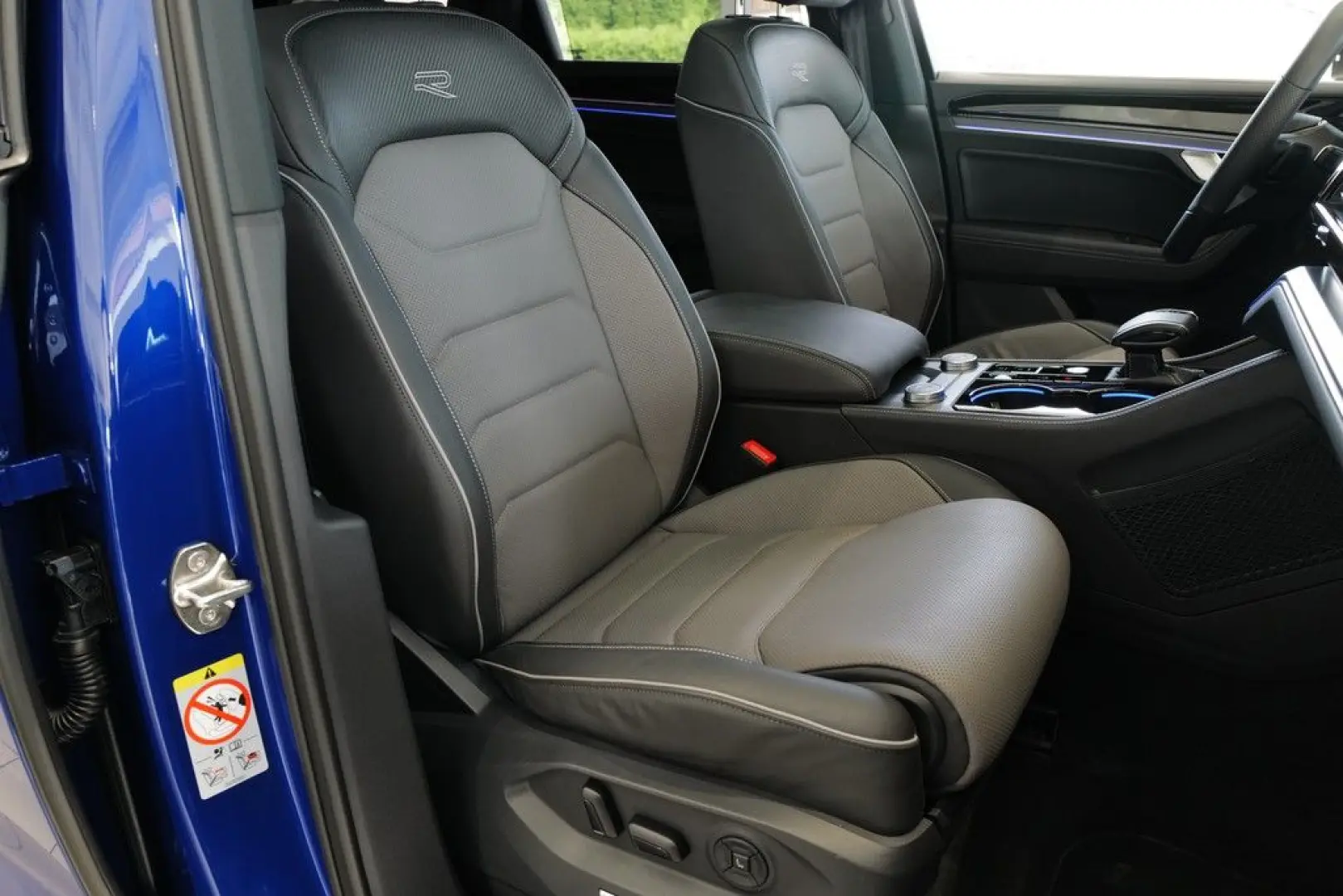 Touareg 3.0TDI R-Line Blackstyle 22  Pano Dynaud