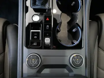 Touareg 3.0TDI R-Line Blackstyle 22  Pano Dynaud