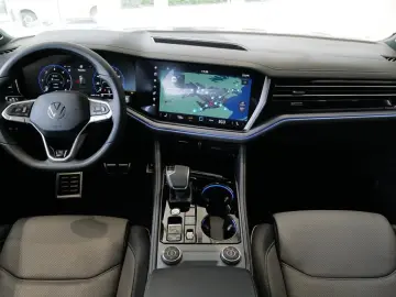 Touareg 3.0TDI R-Line Blackstyle 22  Pano Dynaud