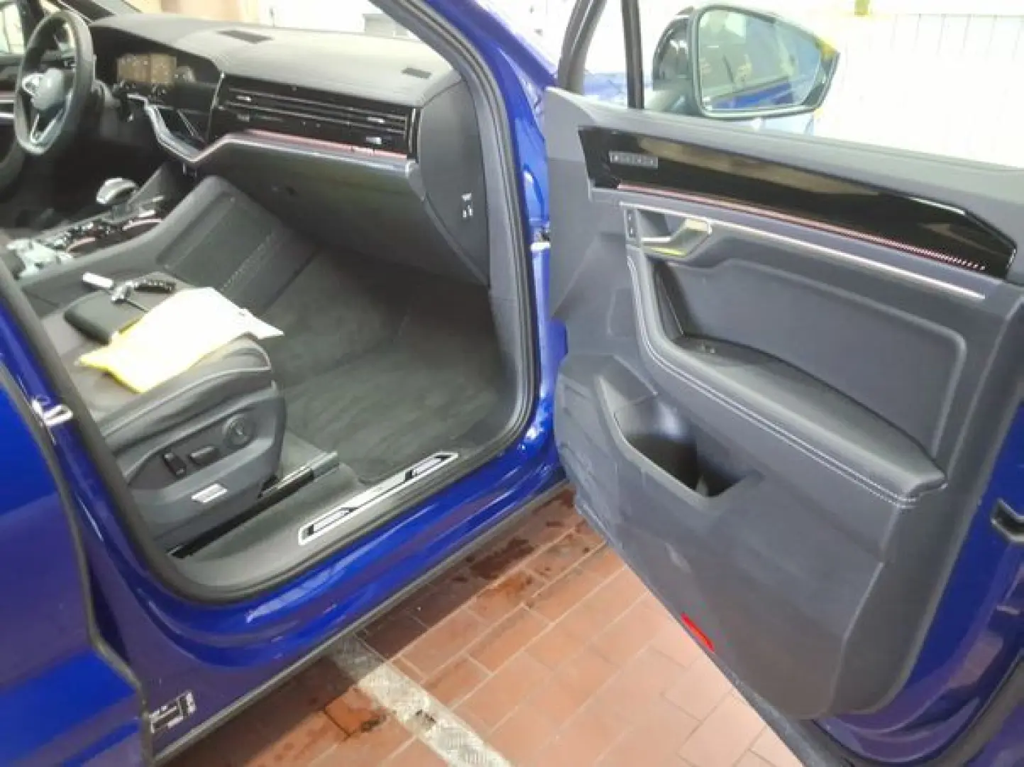 Touareg 3.0 TDI 4Motion DSG R-line IQ.Light HUD