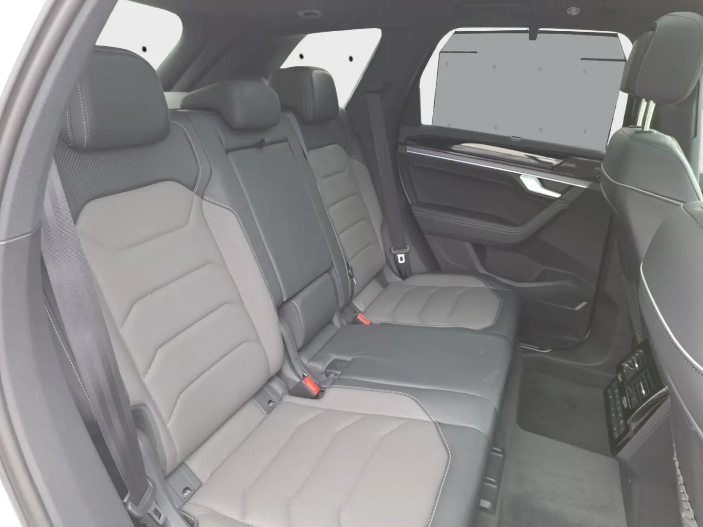 Touareg R-Line 3.0 TDI Stand Pano HuD Air Massag