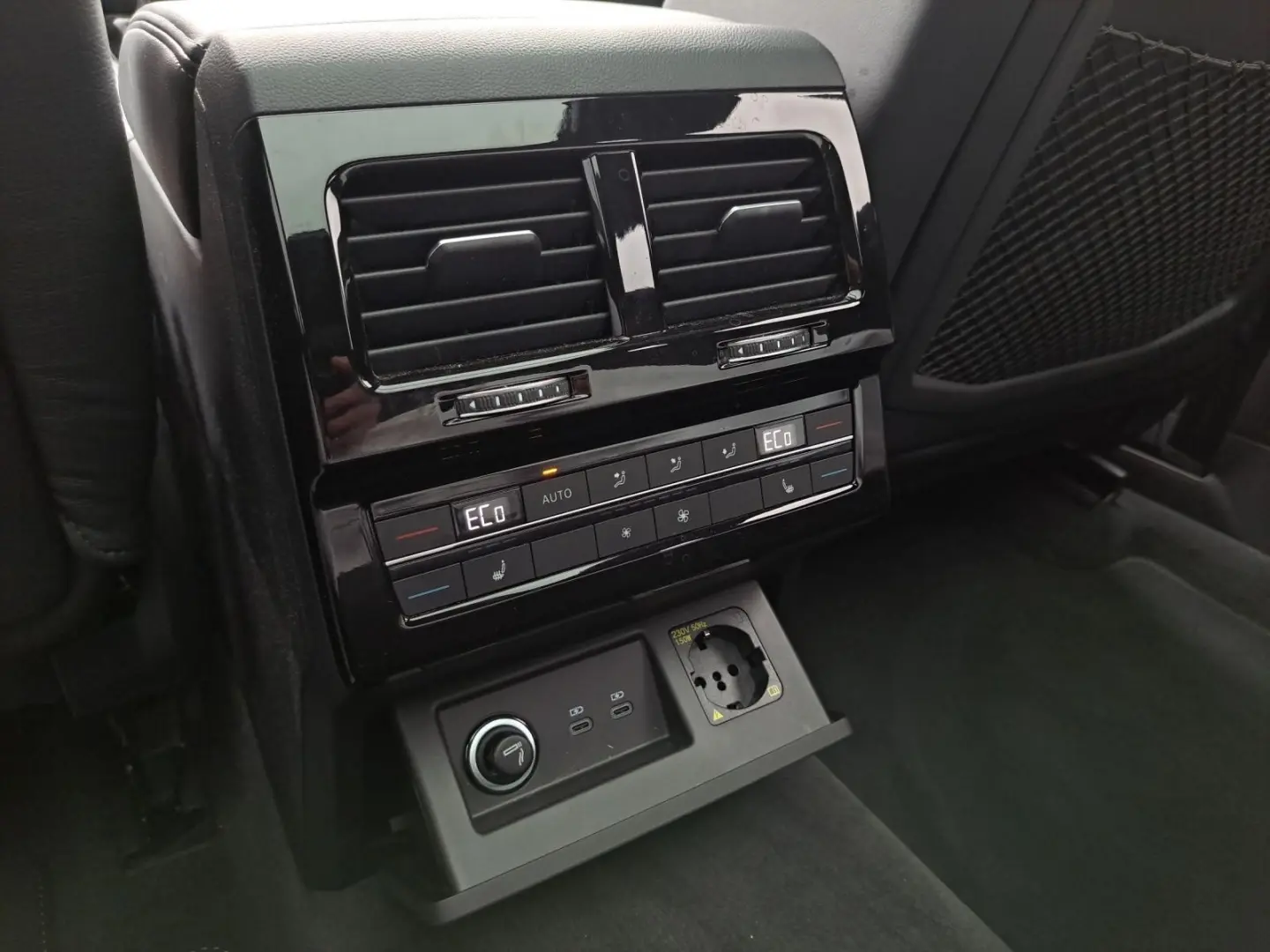 Touareg R-Line 3.0 TDI Stand Pano HuD Air Massag