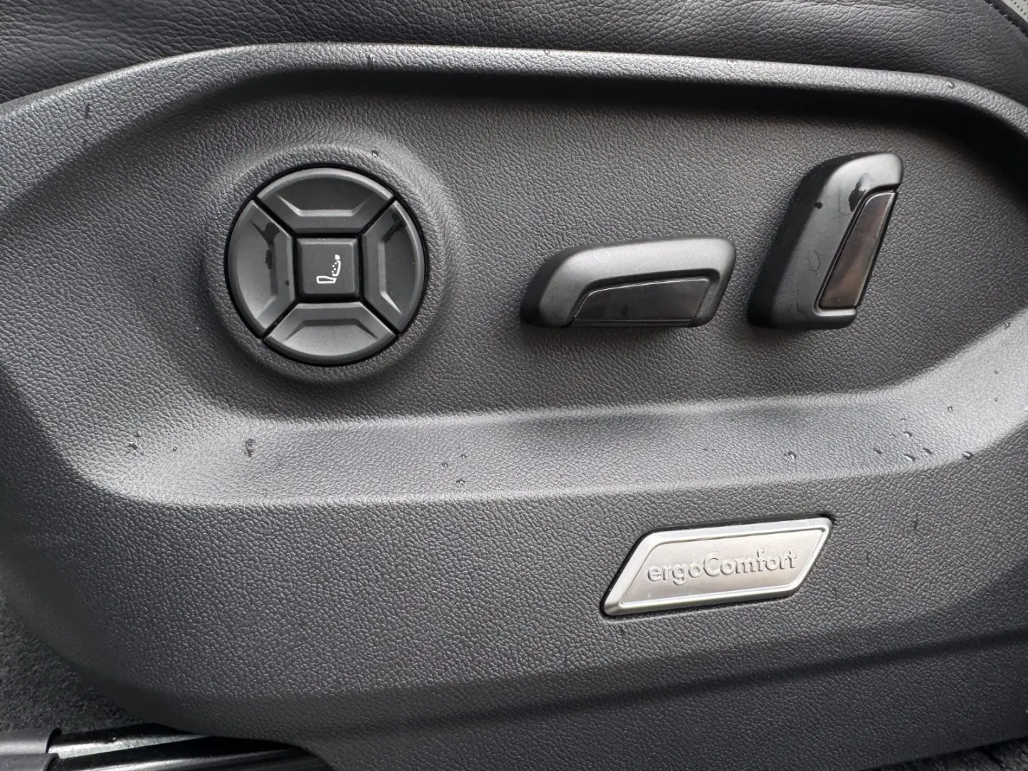 Touareg 3.0 TDI 4Motion R-Line PANO AIR