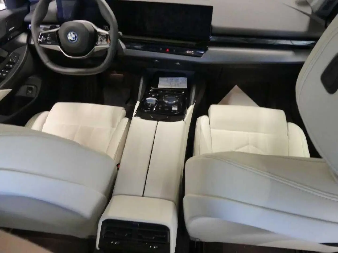 BMW  550 e xDrive PANO HuD ACC 3D-VIEW