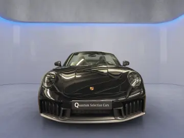 911 Carrera 4 GTS T-Hybrid Cabriolet