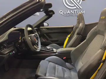 911 Carrera 4 GTS T-Hybrid Cabriolet