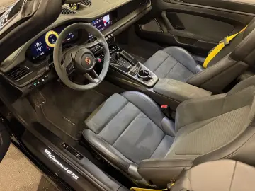 911 Carrera 4 GTS T-Hybrid Cabriolet