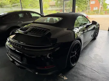 911 Carrera 4 GTS T-Hybrid Cabriolet