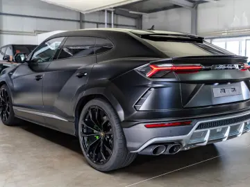 Urus 4.0 V8