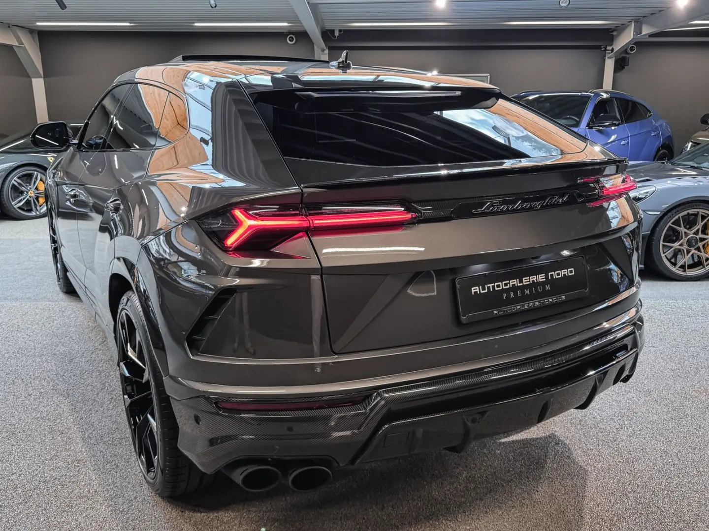 Urus Cabon