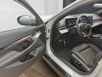 BMW 520 d xDrive Limuzină [M Sport Pro  ACC