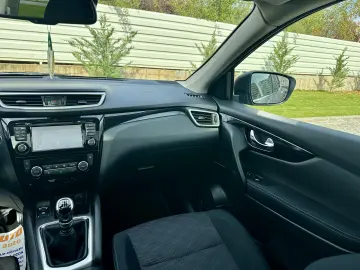 Nissan Qashqai  camera 360  geam panoramic  garantie  rate