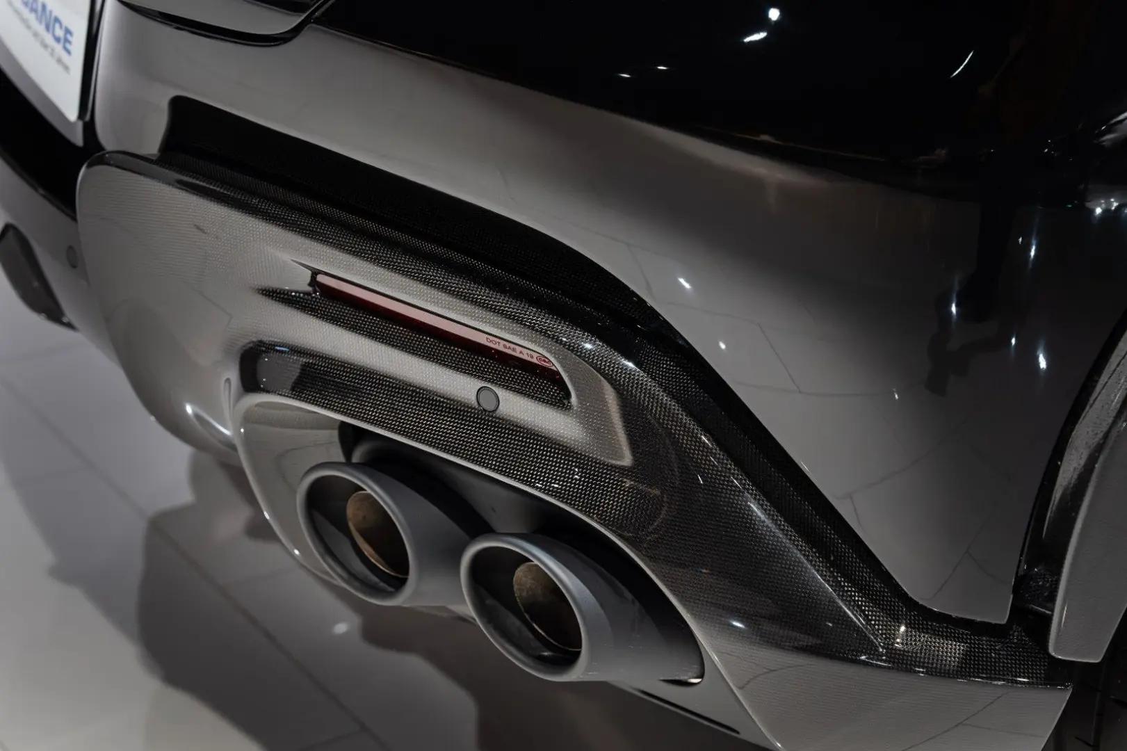 Purosangue CARBON-EXTERIEUR BURMESTER PANO 1-HD