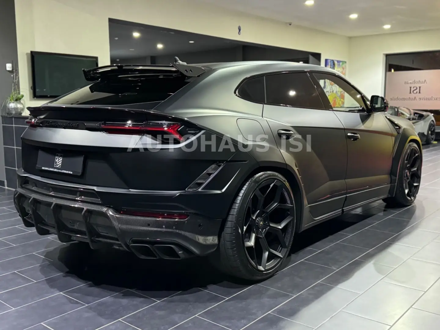 Urus S NOVITEC ESTESO WIDEBODY NERO MATT CARBON