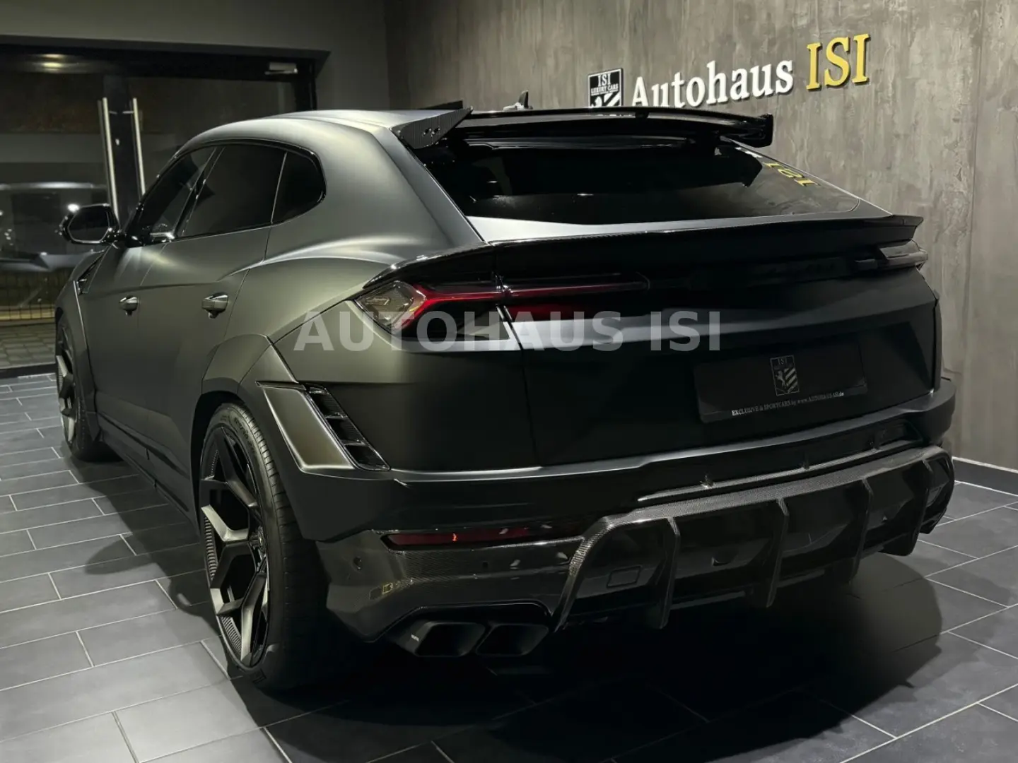 Urus S NOVITEC ESTESO WIDEBODY NERO MATT CARBON