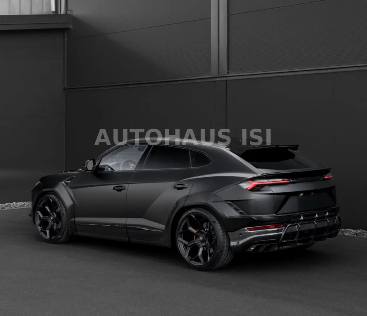 Urus S NOVITEC ESTESO WIDEBODY NERO MATT CARBON
