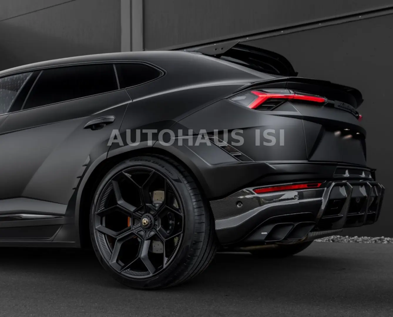 Urus S NOVITEC ESTESO WIDEBODY NERO MATT CARBON