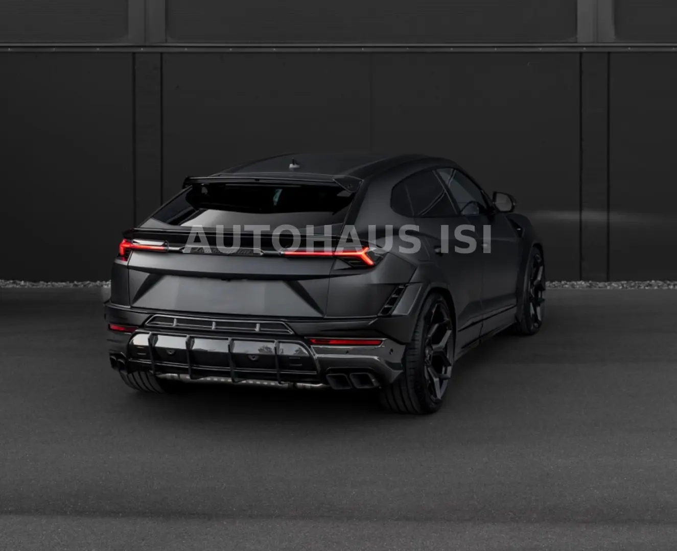 Urus S NOVITEC ESTESO WIDEBODY NERO MATT CARBON
