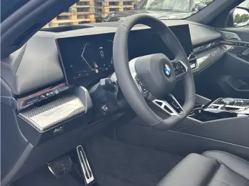 BMW 520 d xDrive M Sport Bowers Wilkins HUD