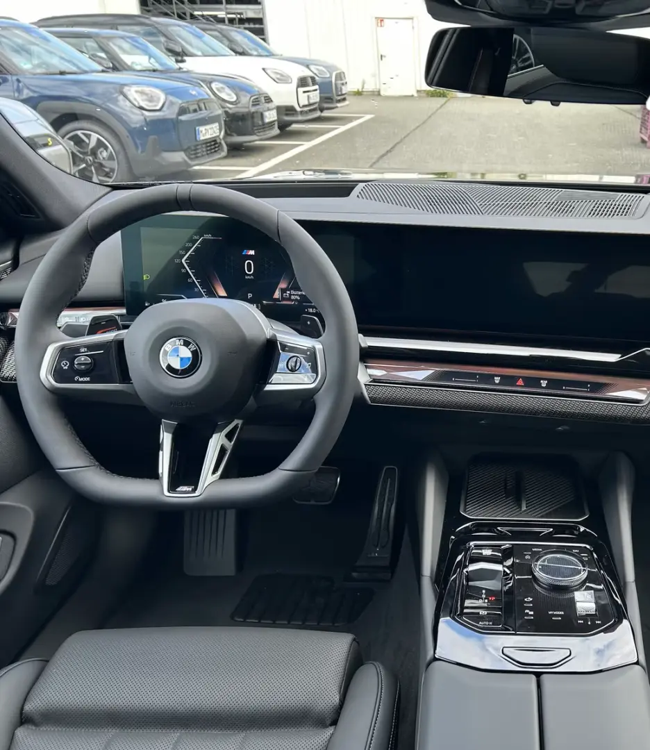 BMW 520 d xDrive M Sport Bowers Wilkins HUD