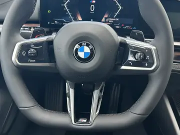 BMW 520 d xDrive M Sport Bowers Wilkins HUD