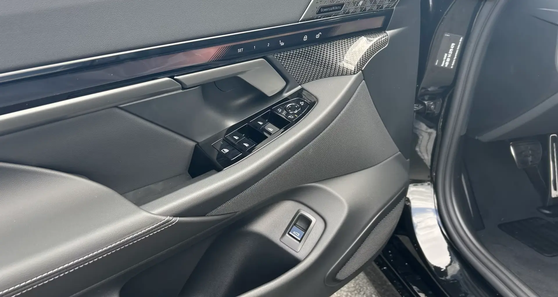 BMW 520 d xDrive M Sport Bowers Wilkins HUD