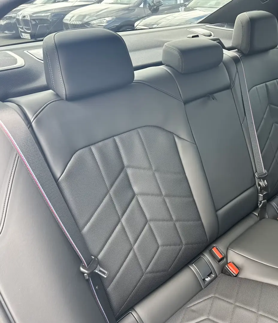 BMW 520 d xDrive M Sport Bowers Wilkins HUD