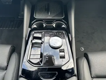 BMW 520 d xDrive M Sport Bowers Wilkins HUD