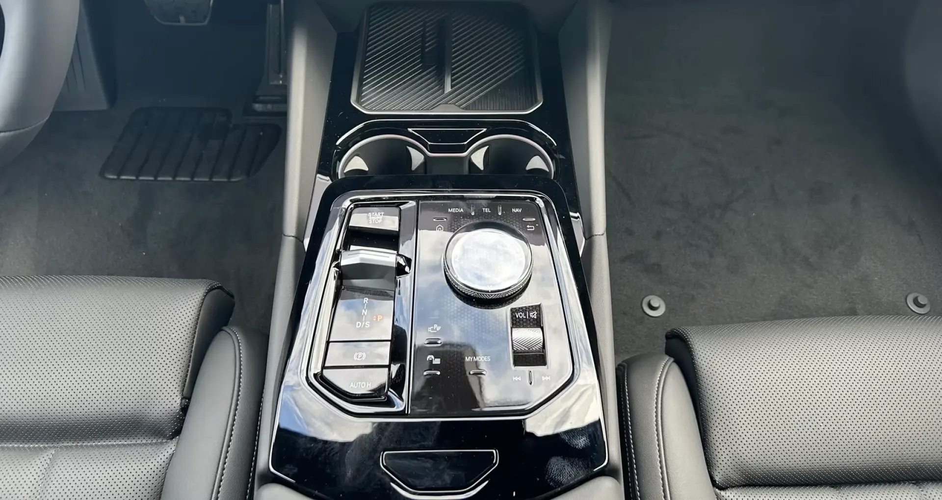 BMW 520 d xDrive M Sport Bowers Wilkins HUD