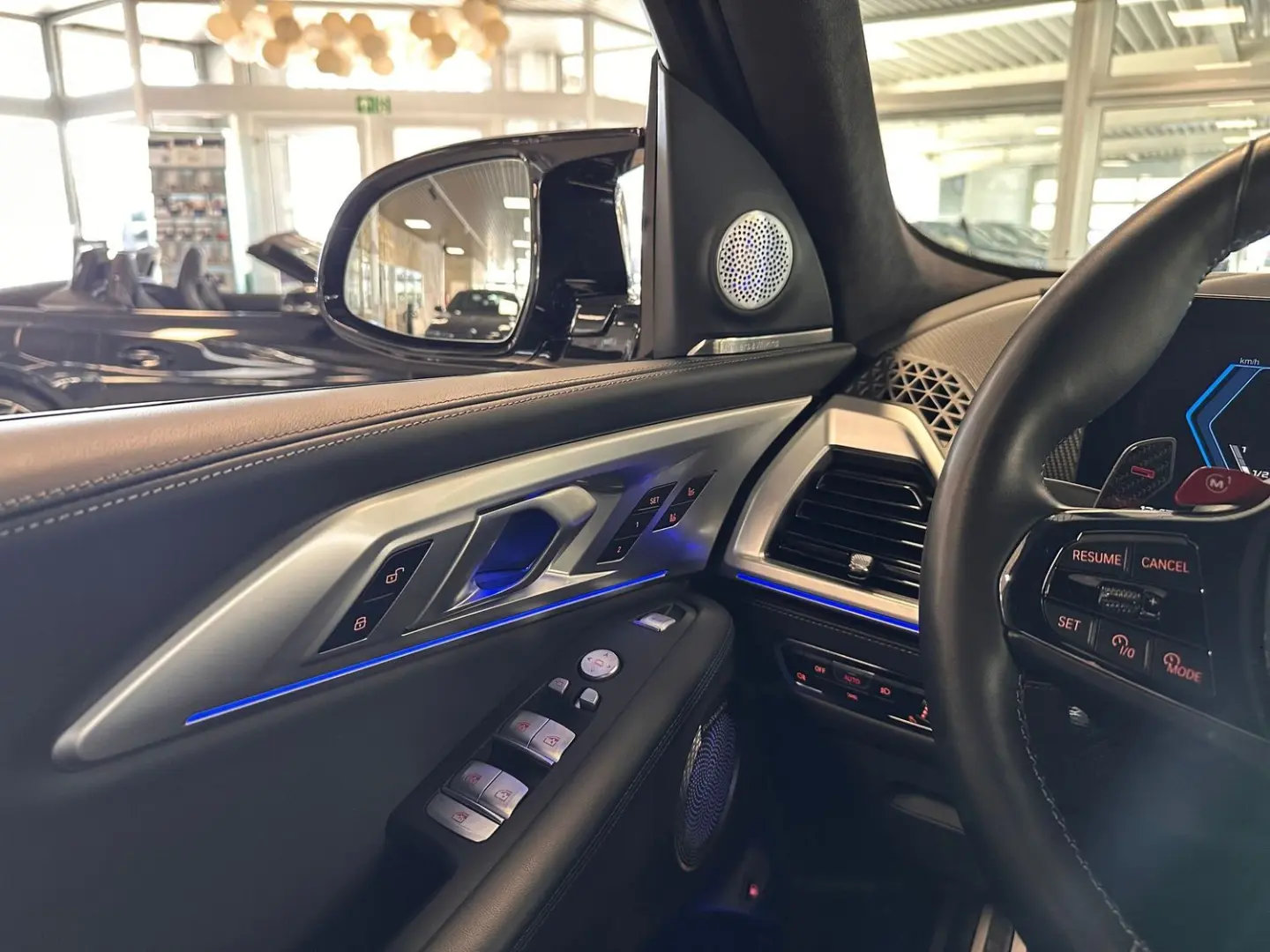 XM B&W Iconic Glow Black Edition Perf. LNP199T€